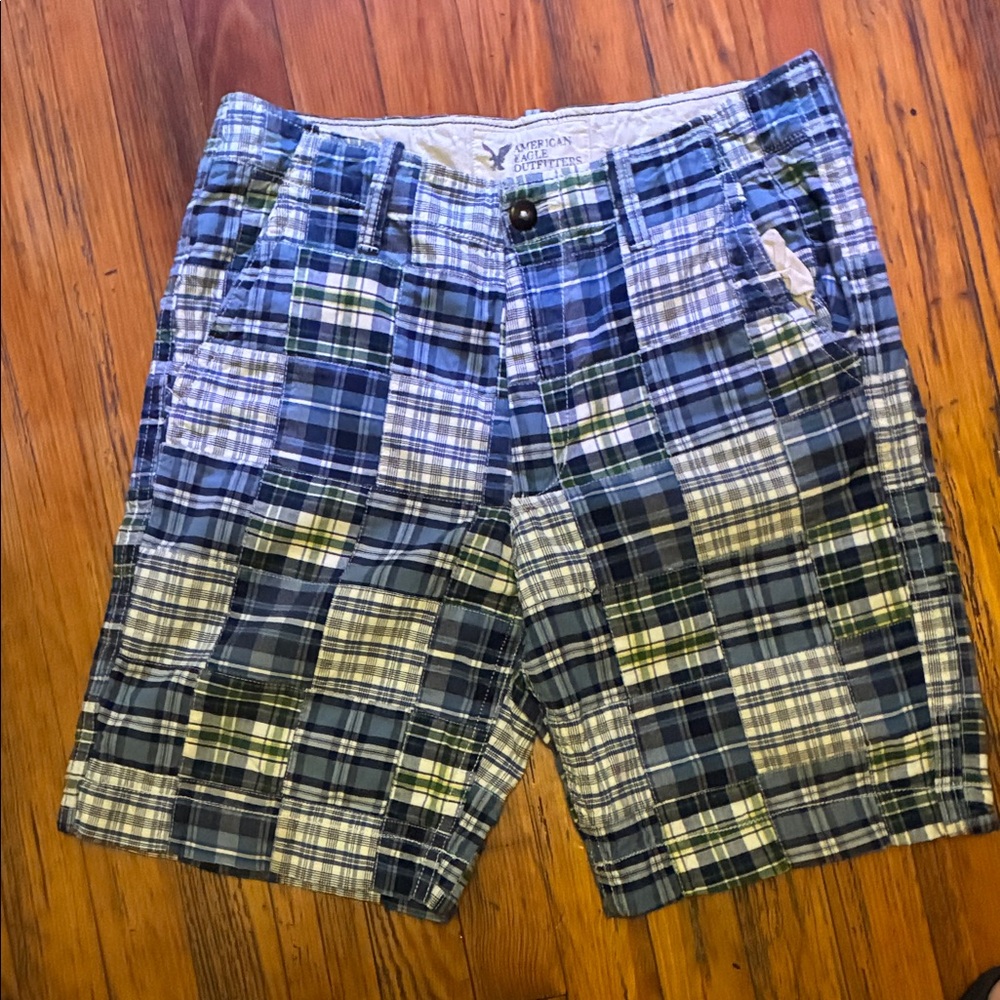 American Eagle Outfitters Men's Blue and Green Plaid Shorts